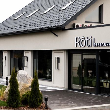 R.Hotel Чернивци Екстериор снимка