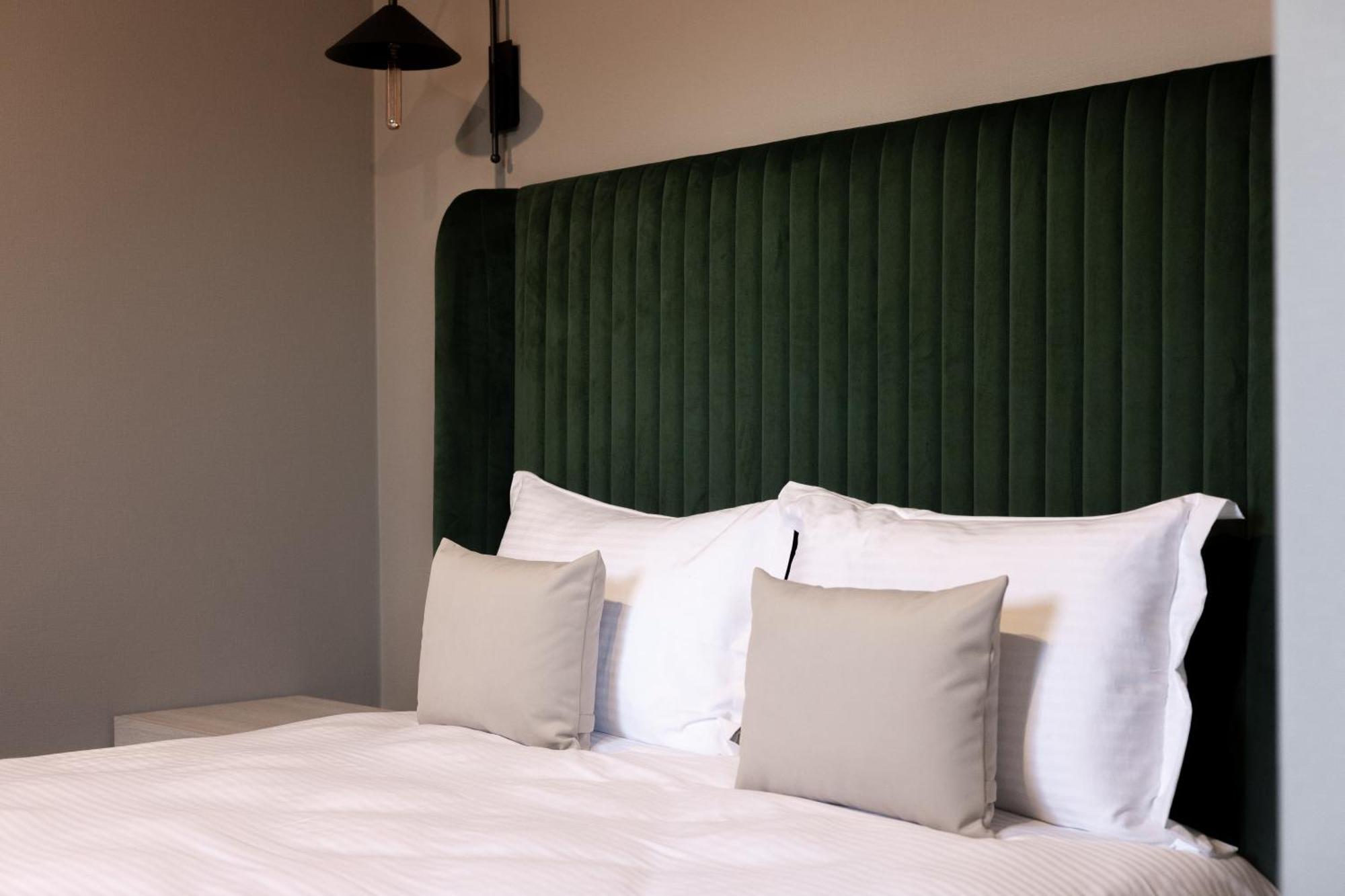 R.Hotel Чернивци Екстериор снимка