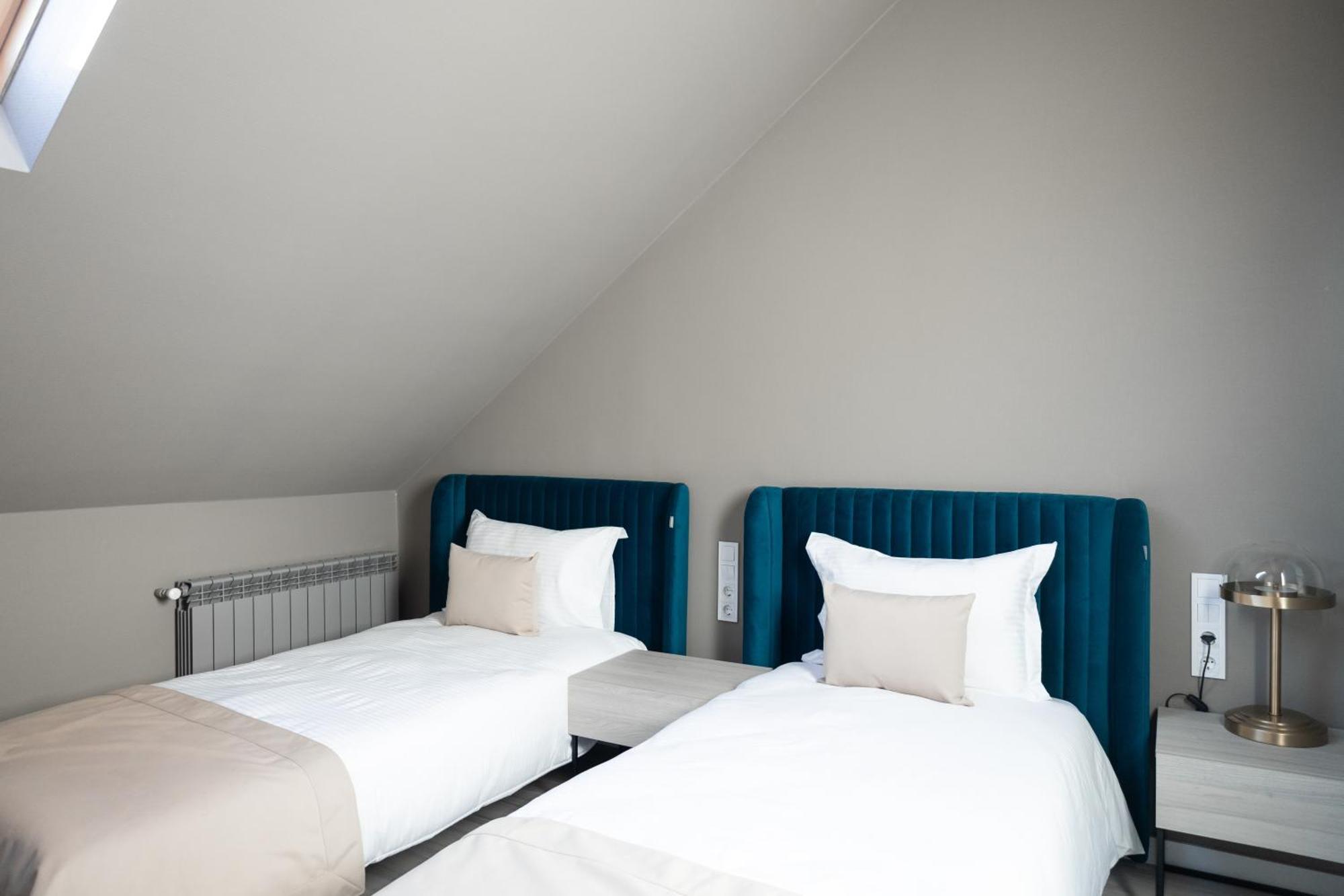 R.Hotel Чернивци Екстериор снимка