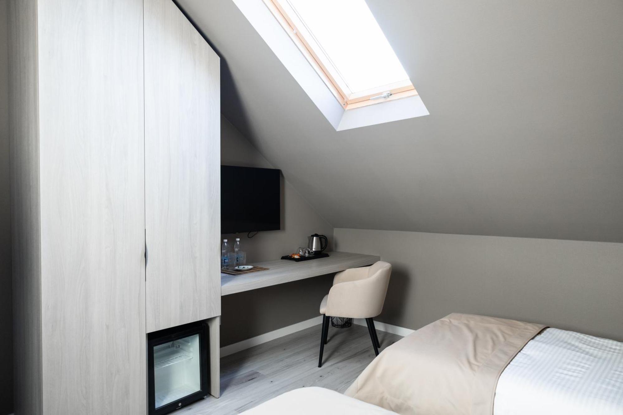 R.Hotel Чернивци Екстериор снимка